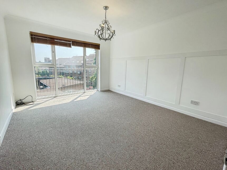 House Lesley Place in Maidstone