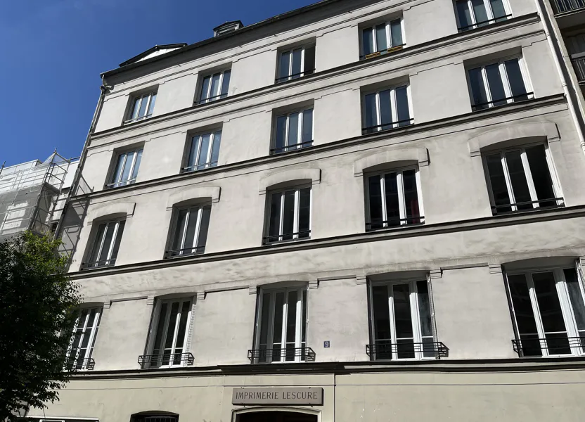 House Rue de la Pierre Levée in Paris
