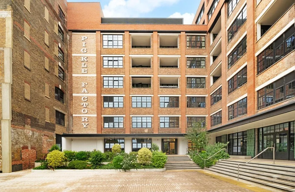 Flat New Tannery Way in Greater London