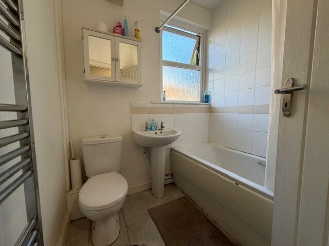 Flat Gregories Close in Luton