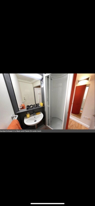 Room Watermead Way in Greater London
