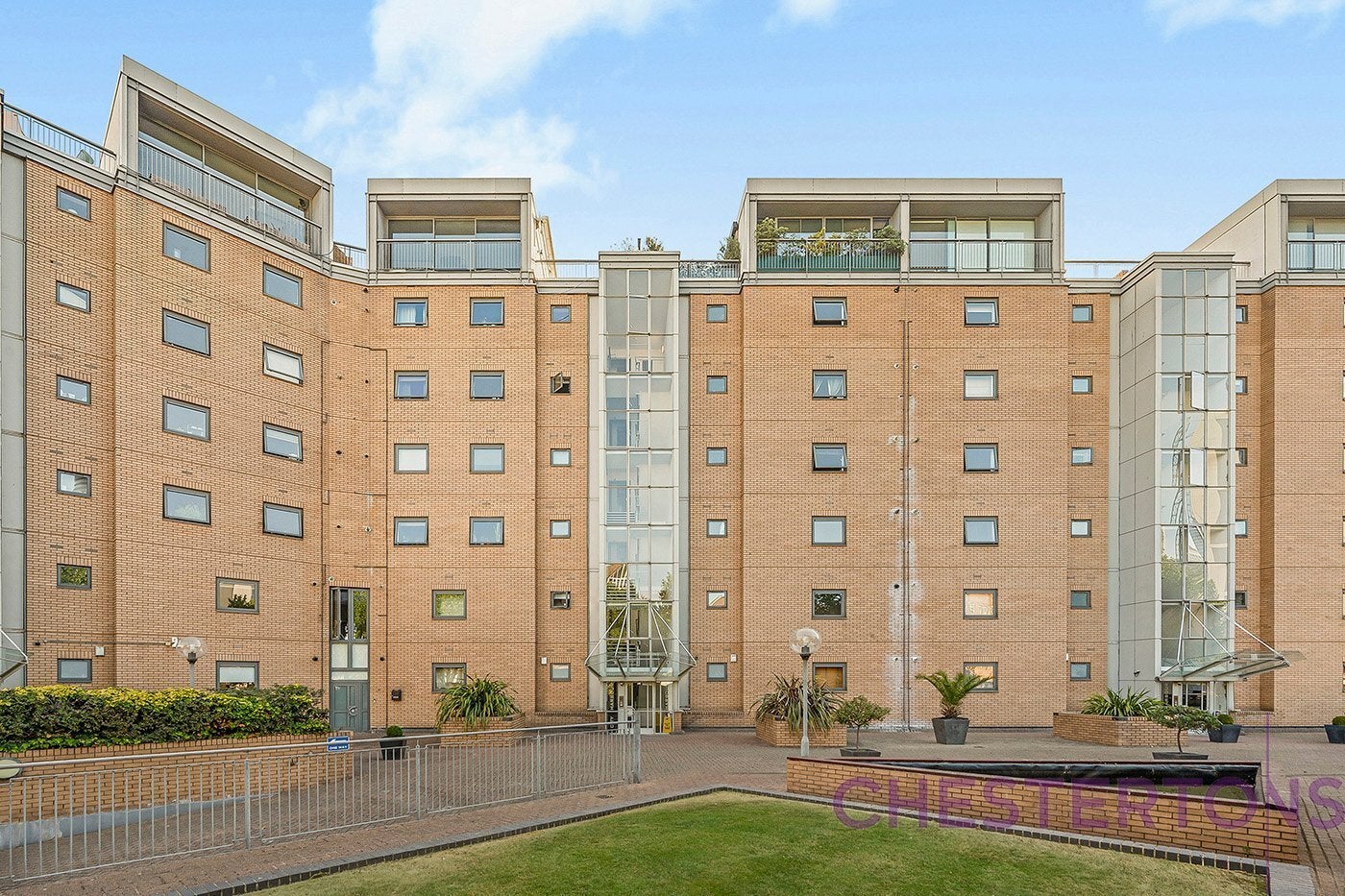 Flat Selsdon Way in Greater London