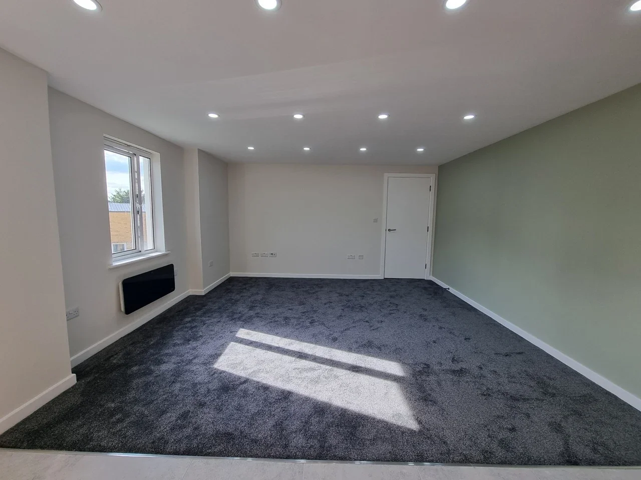 Flat Enfield Road in Greater London