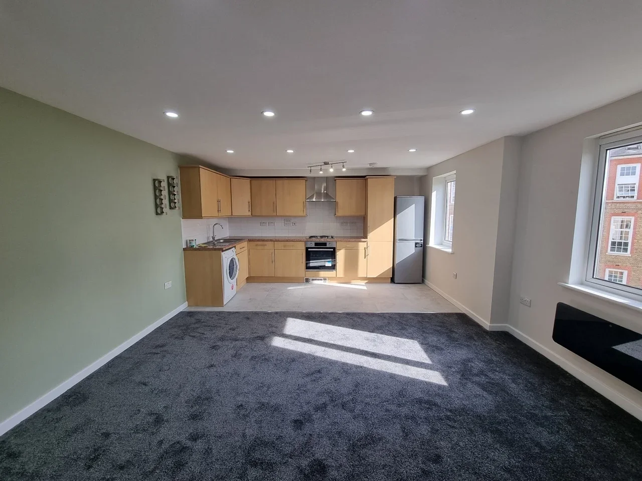 Flat Enfield Road in Greater London