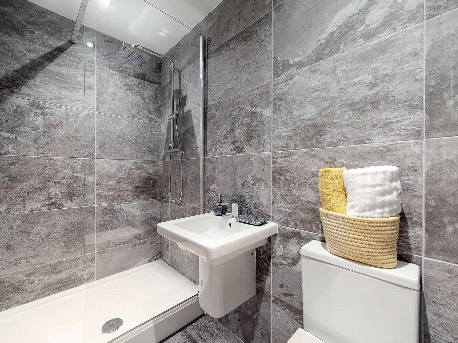 Flat Springfield Mount in Leeds