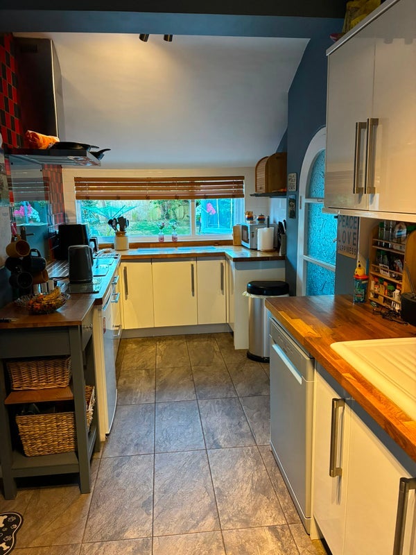 Room Amberley Road in Bristol
