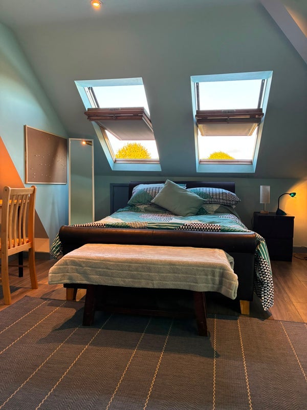 Room Amberley Road in Bristol