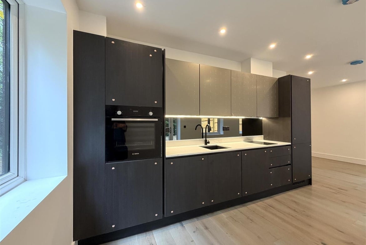 Flat Park Road in Elmbridge