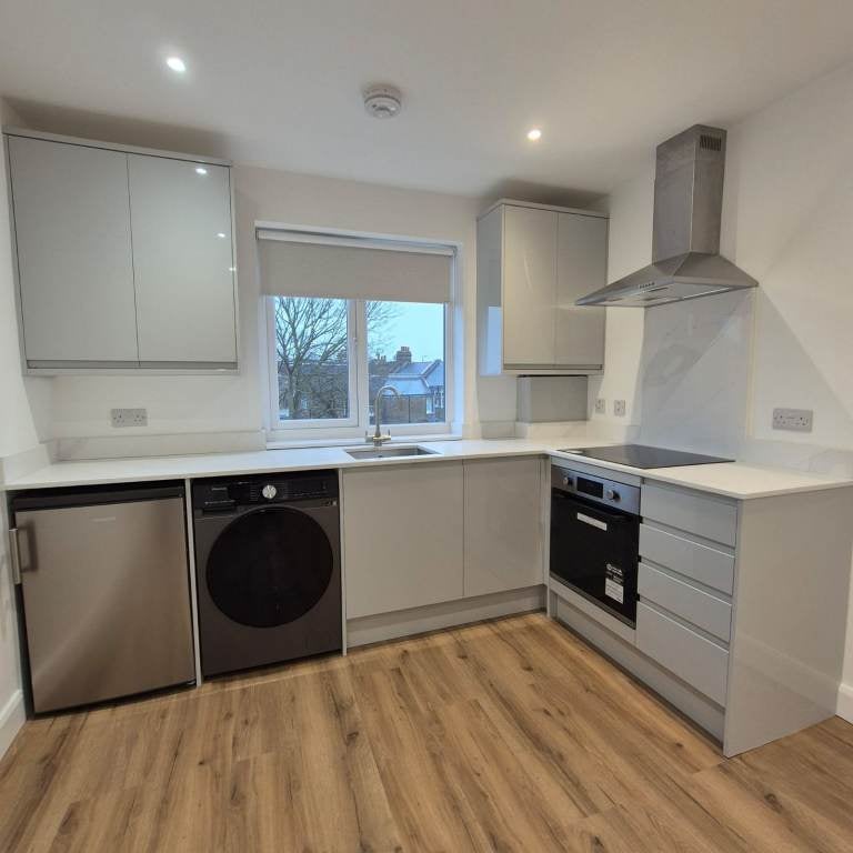 Flat Whitechapel Road in Greater London
