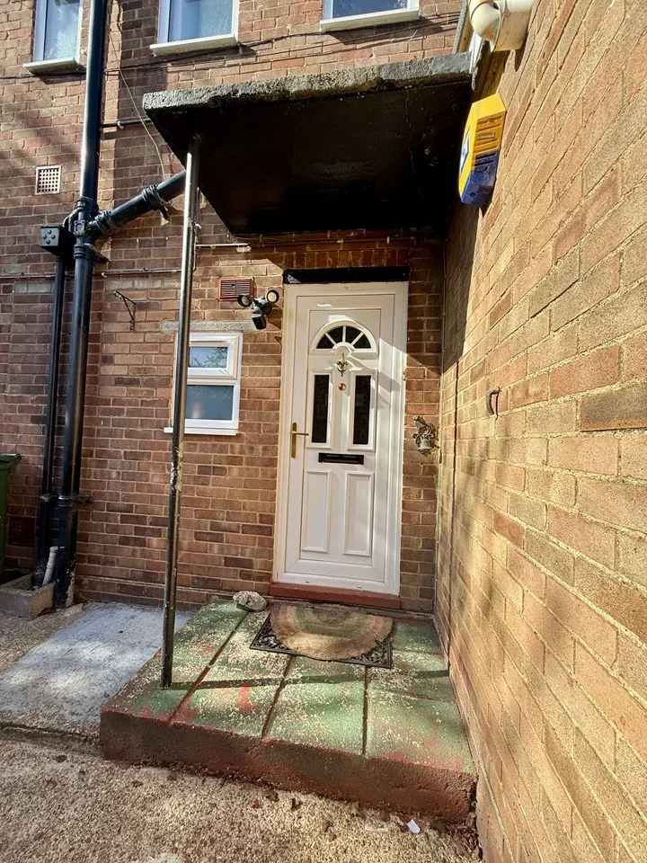 Flat Whitby Road in Greater London