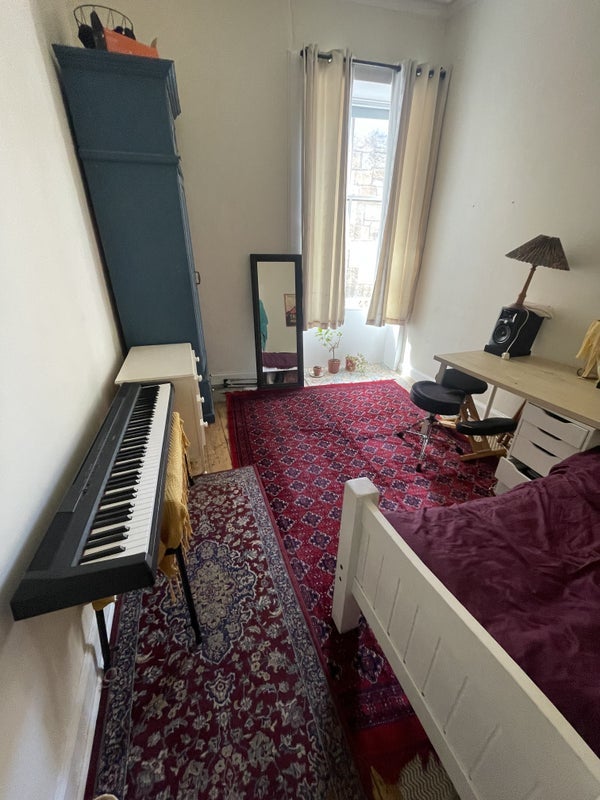 Room Victoria Road in Glasgow