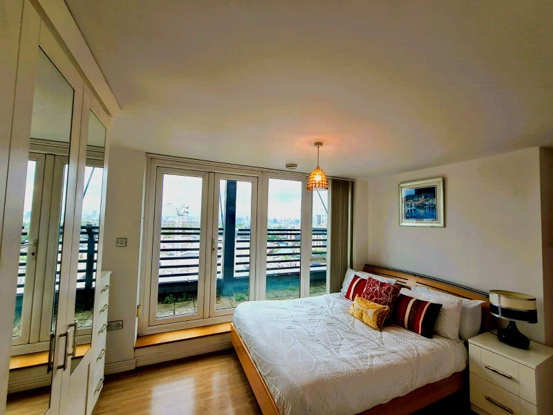 Room High Street in Greater London