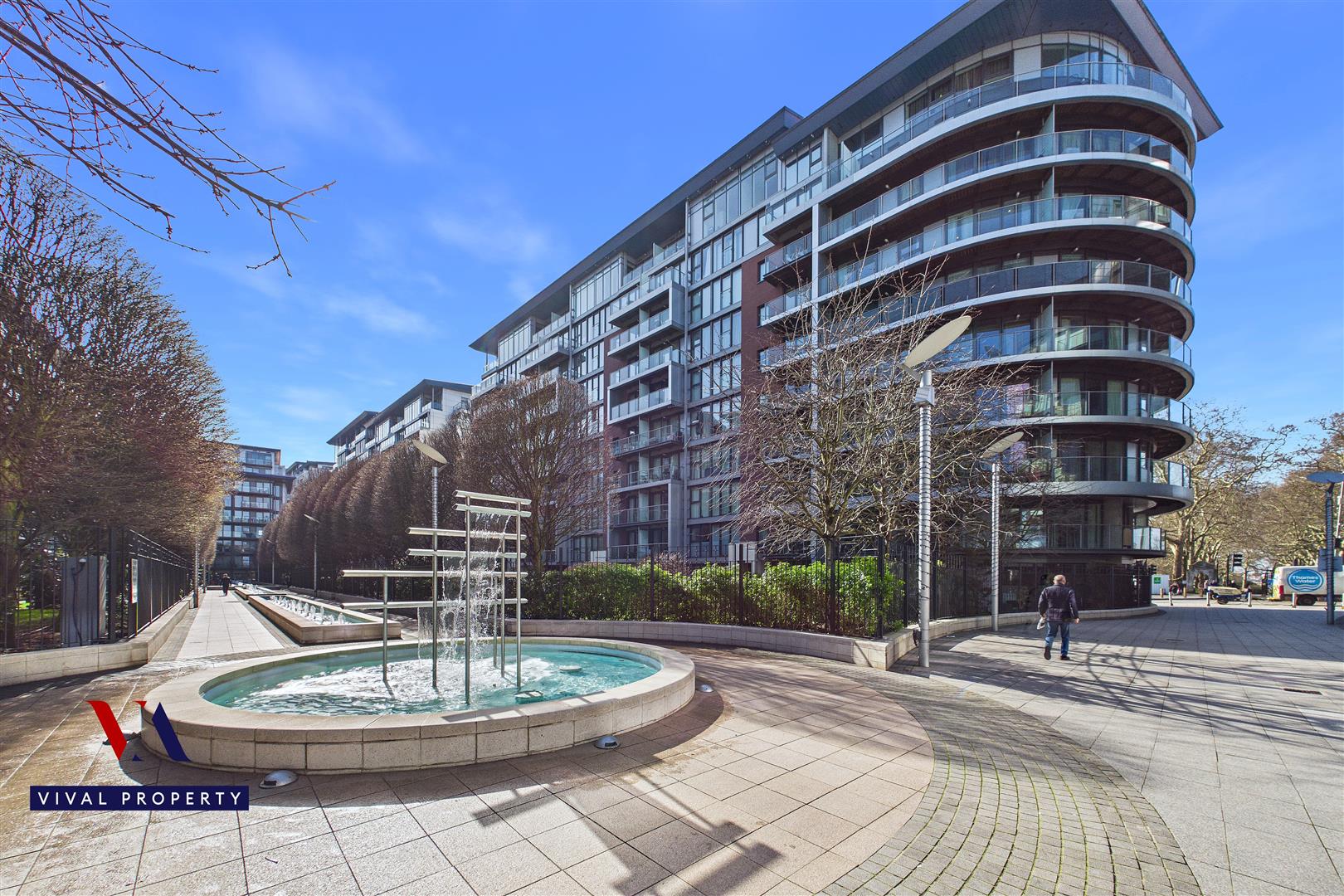 Flat Queenstown Road in Greater London
