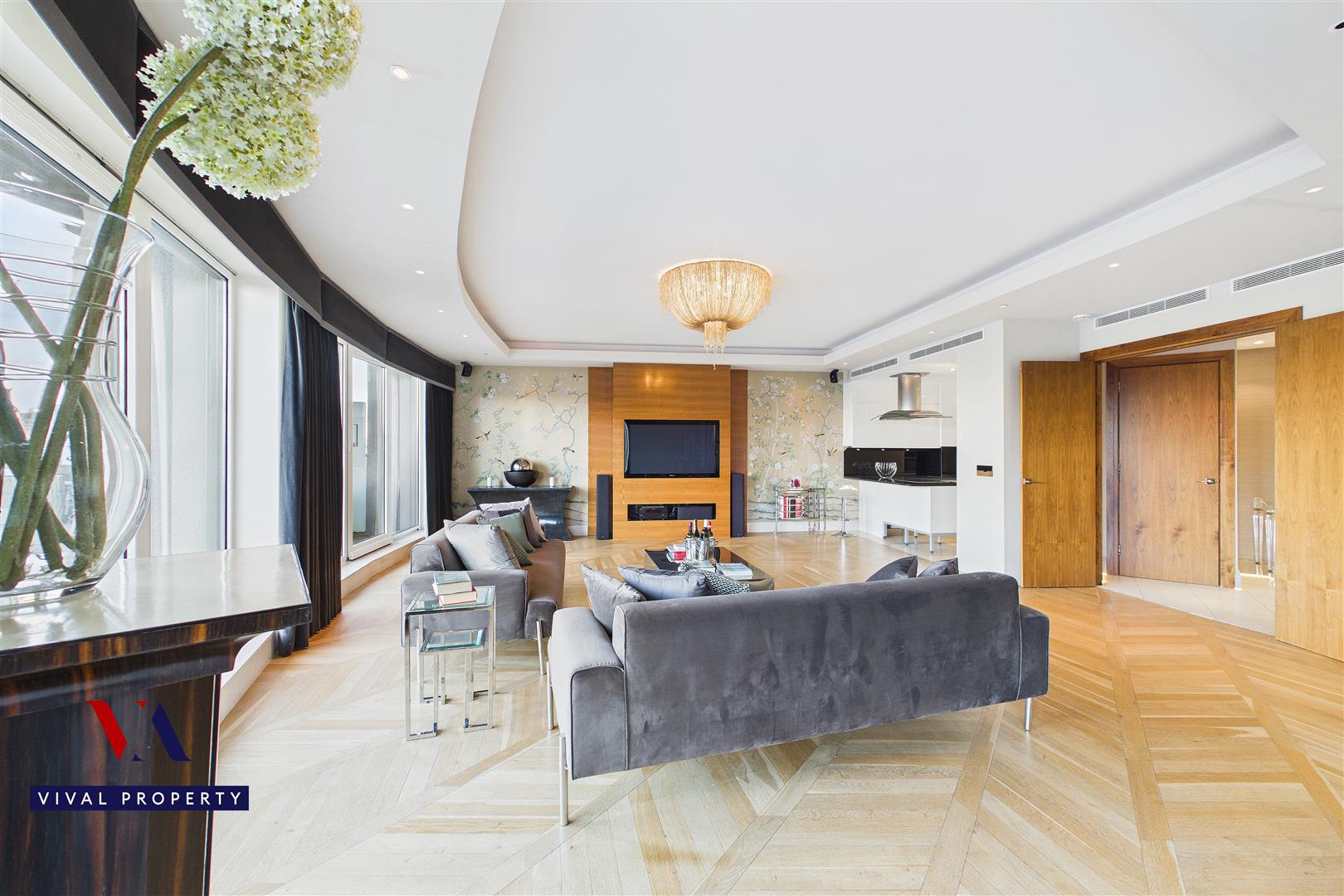 Flat Queenstown Road in Greater London