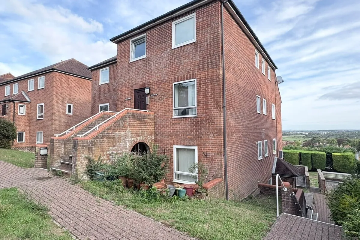Flat Carew Road in Eastbourne