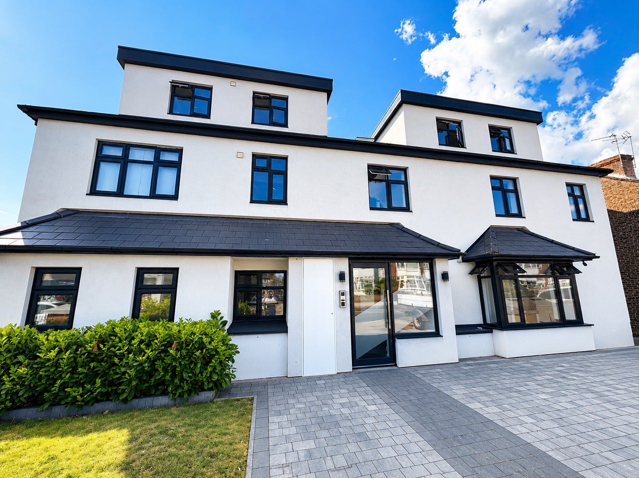 Flat Suttons Gardens in Greater London
