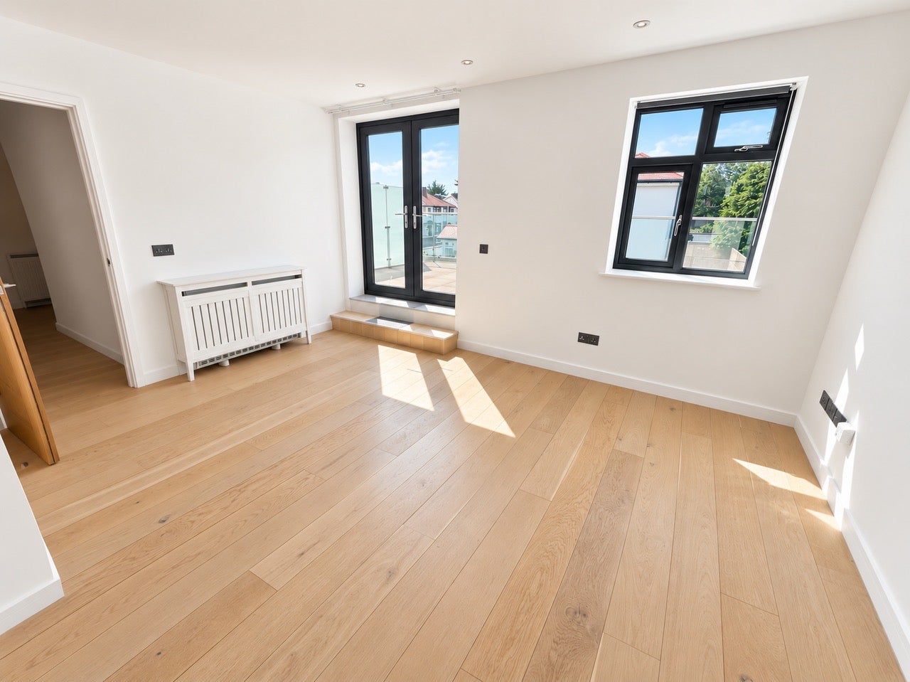 Flat Suttons Gardens in Greater London