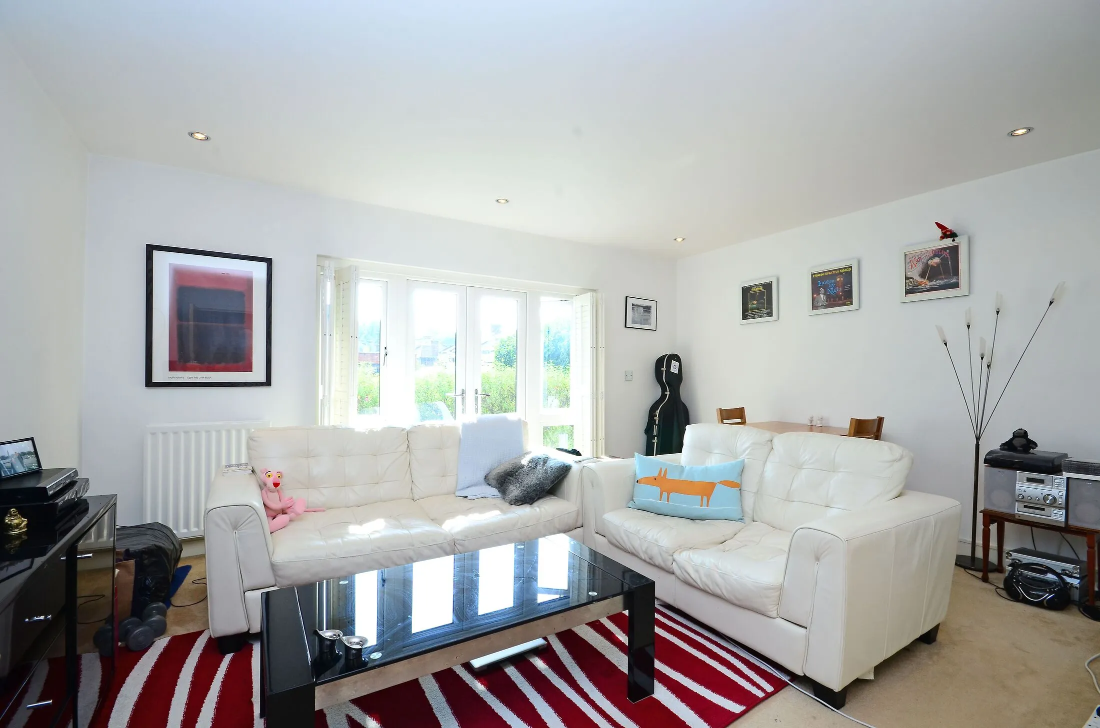 Flat Ashley Lane in Greater London