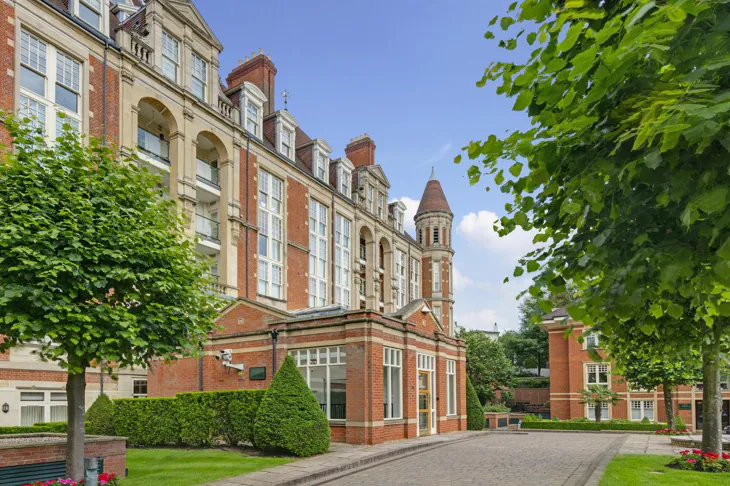Flat Frognal Rise in Greater London