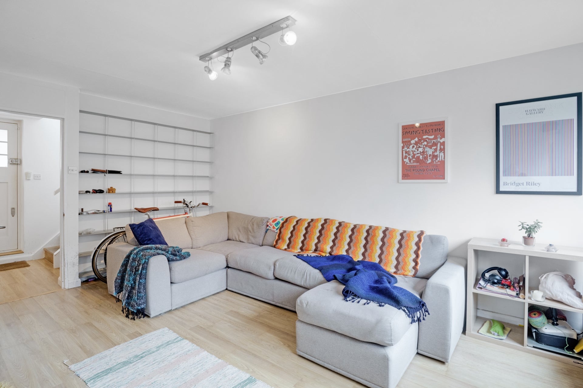 Flat Kingsland Road in Greater London