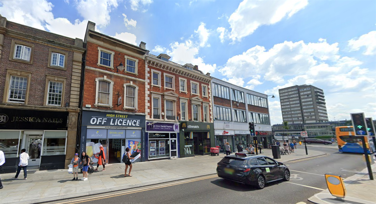 Flat High Street in Leigh