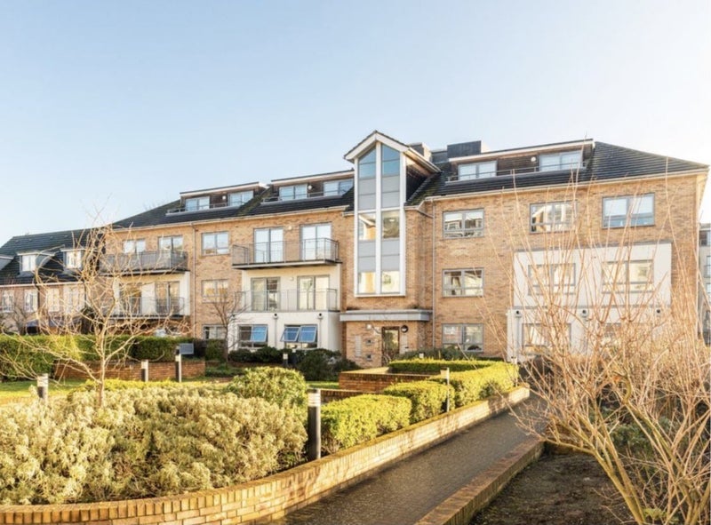 Flat Lewen Close in Greater London
