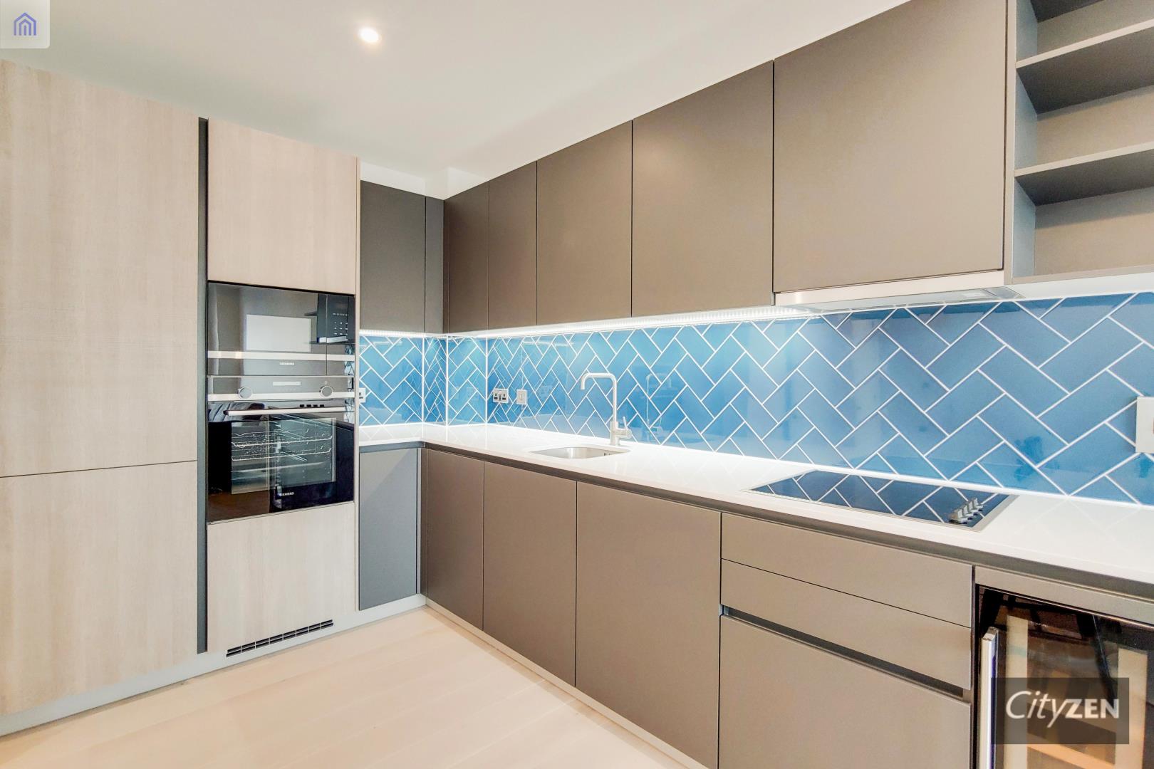 Flat Cremer Street in Greater London