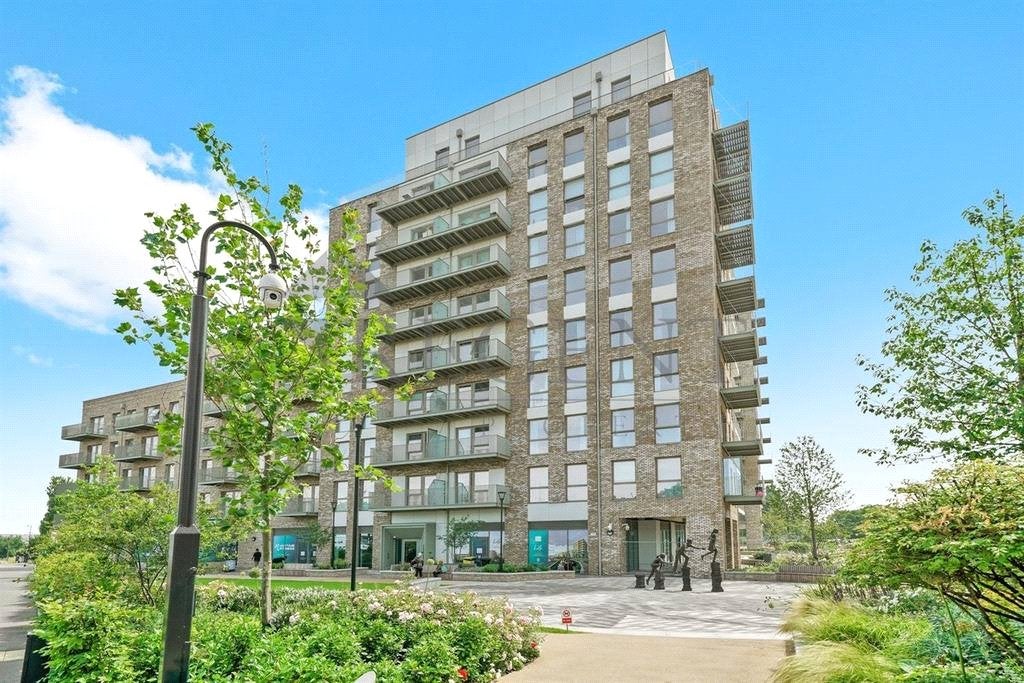 Flat Beresford Avenue in Greater London