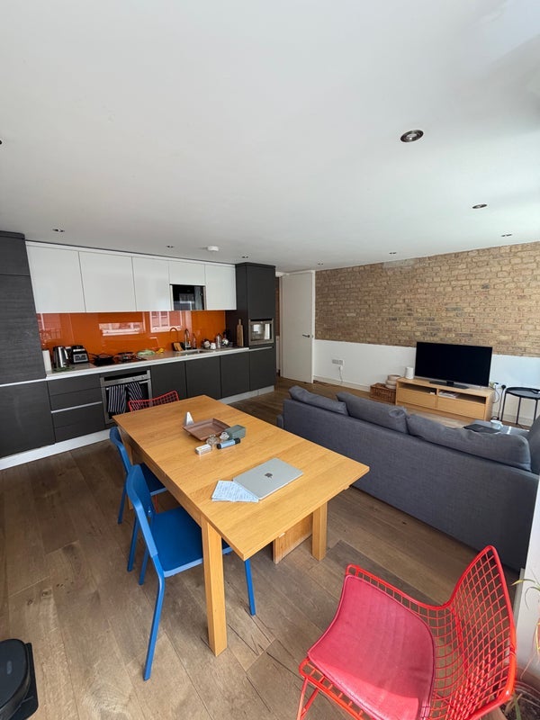 Room Middlesex Street in Greater London