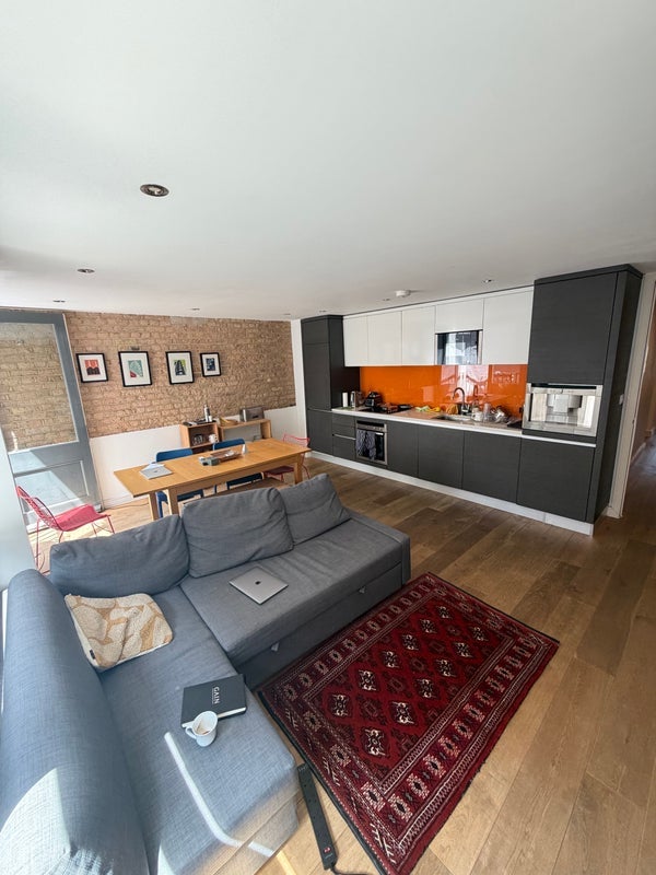 Room Middlesex Street in Greater London