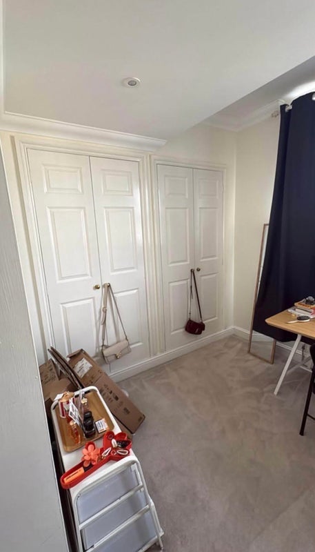 Room Fulham Road in Greater London