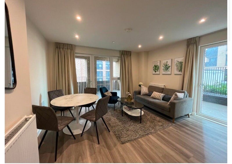 Room Forest Road in Greater London