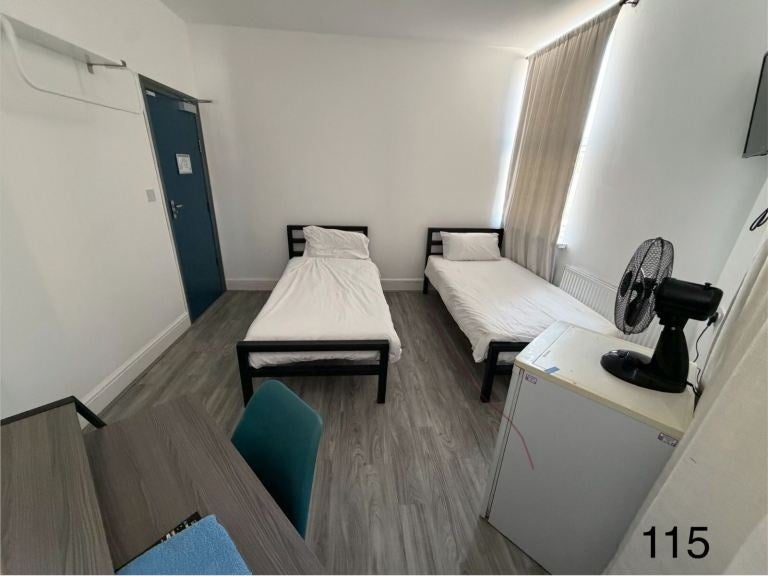 Room Tanner Street in Greater London