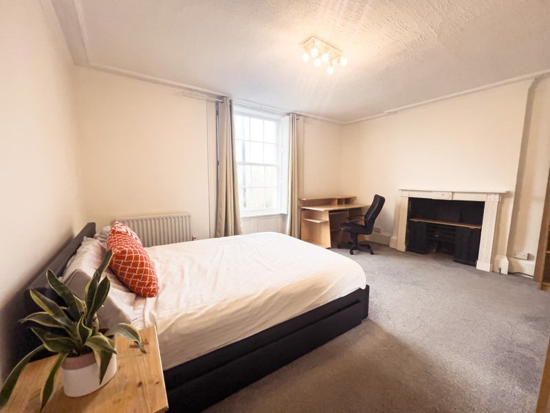 Room York Road in Bristol