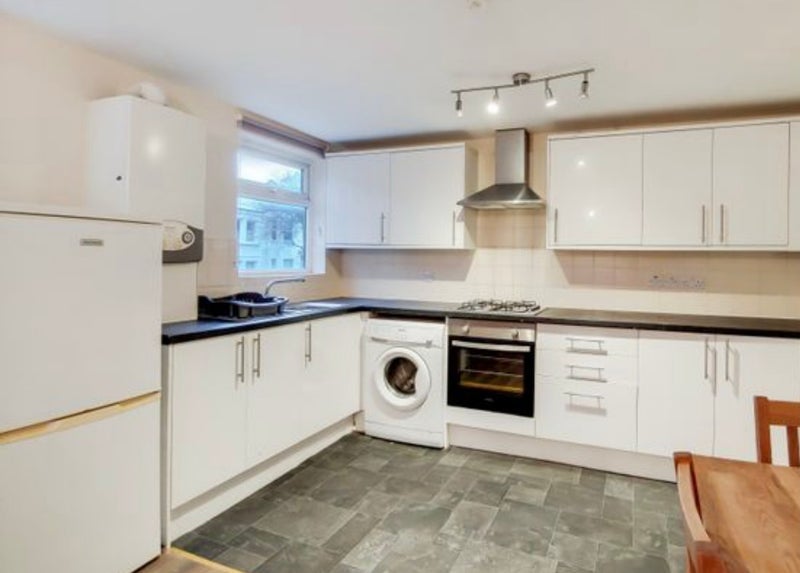 Room Mitcham Road in Greater London