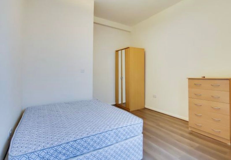 Room Mitcham Road in Greater London