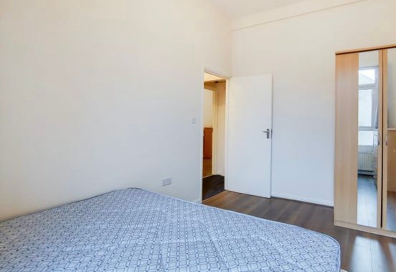 Room Mitcham Road in Greater London
