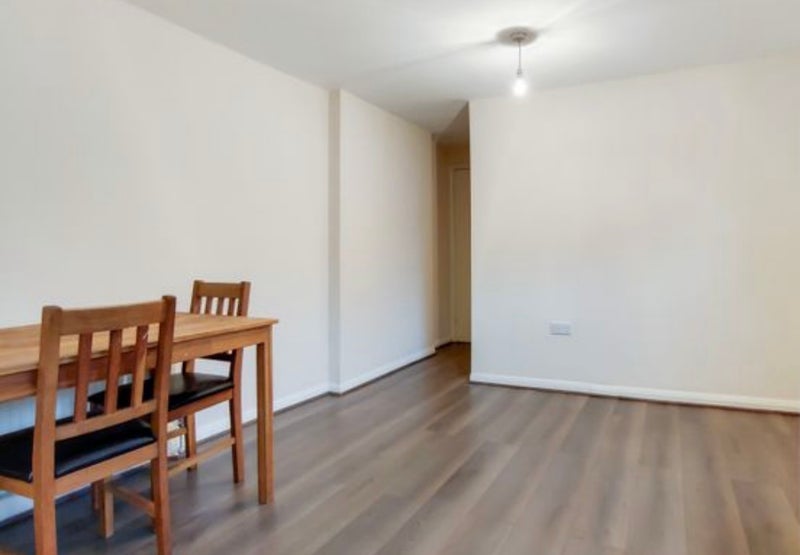 Room Mitcham Road in Greater London