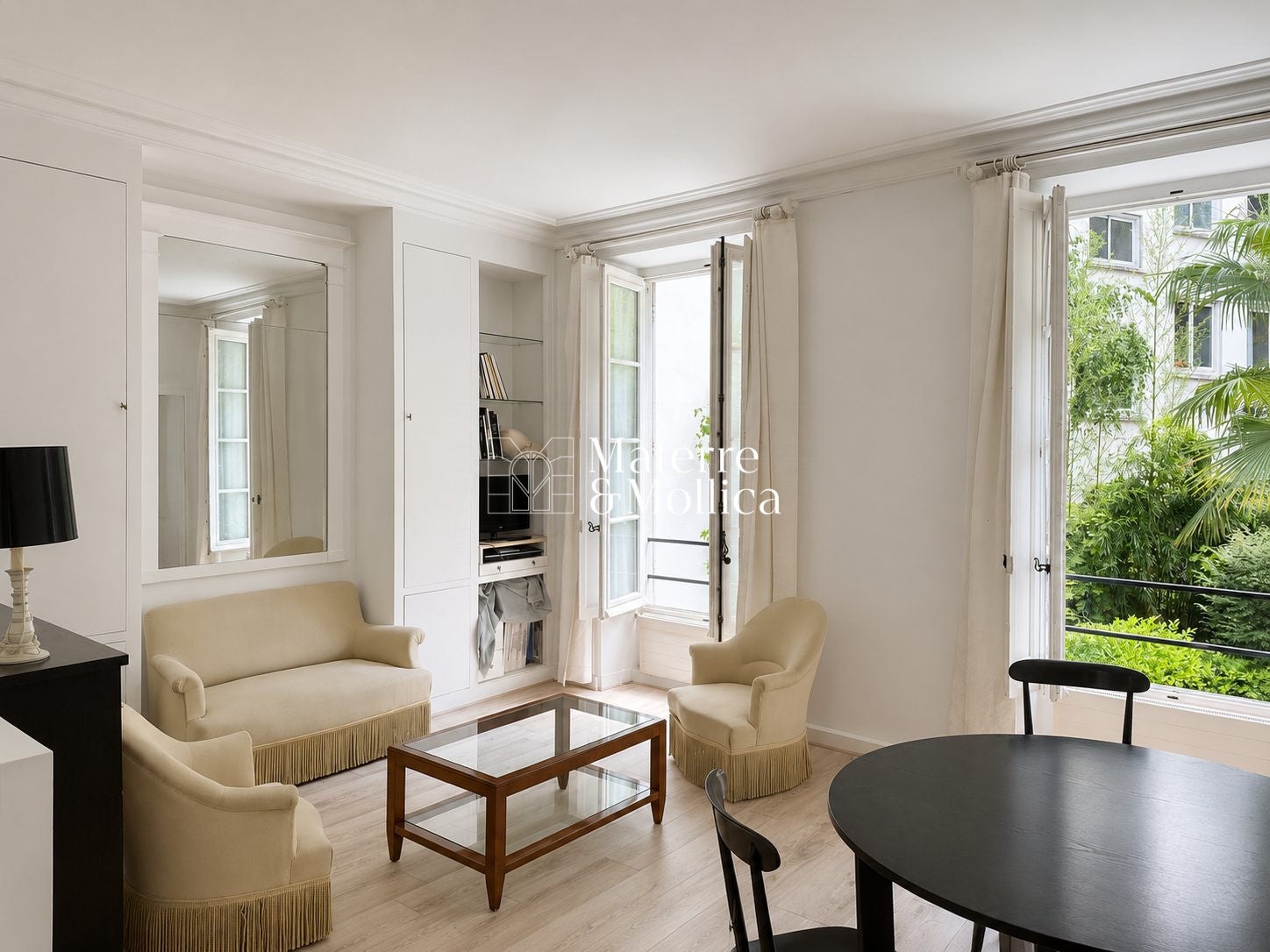 Flat Boulevard du Montparnasse in Paris