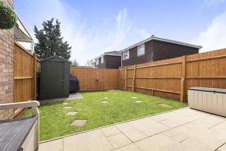 House Stroller Close in Thatcham