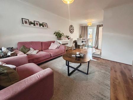 House Stroller Close in Thatcham