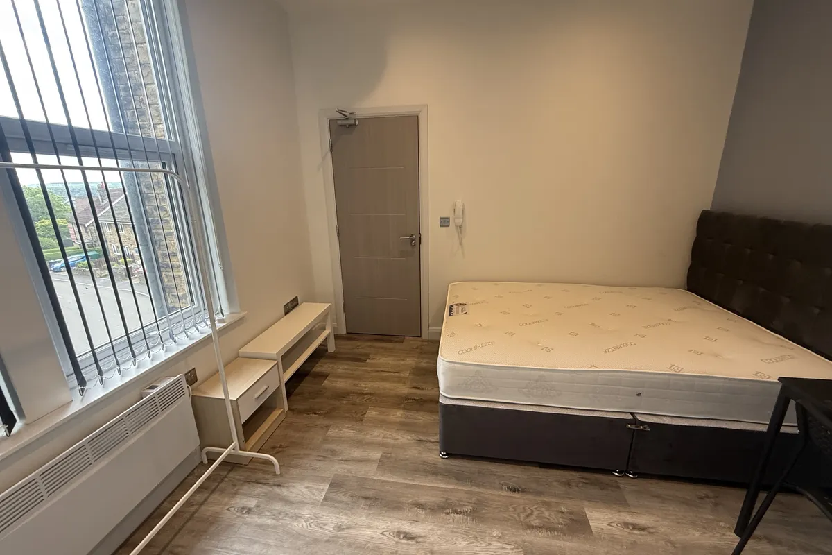 Flat Birkby Lodge Road in Kirklees