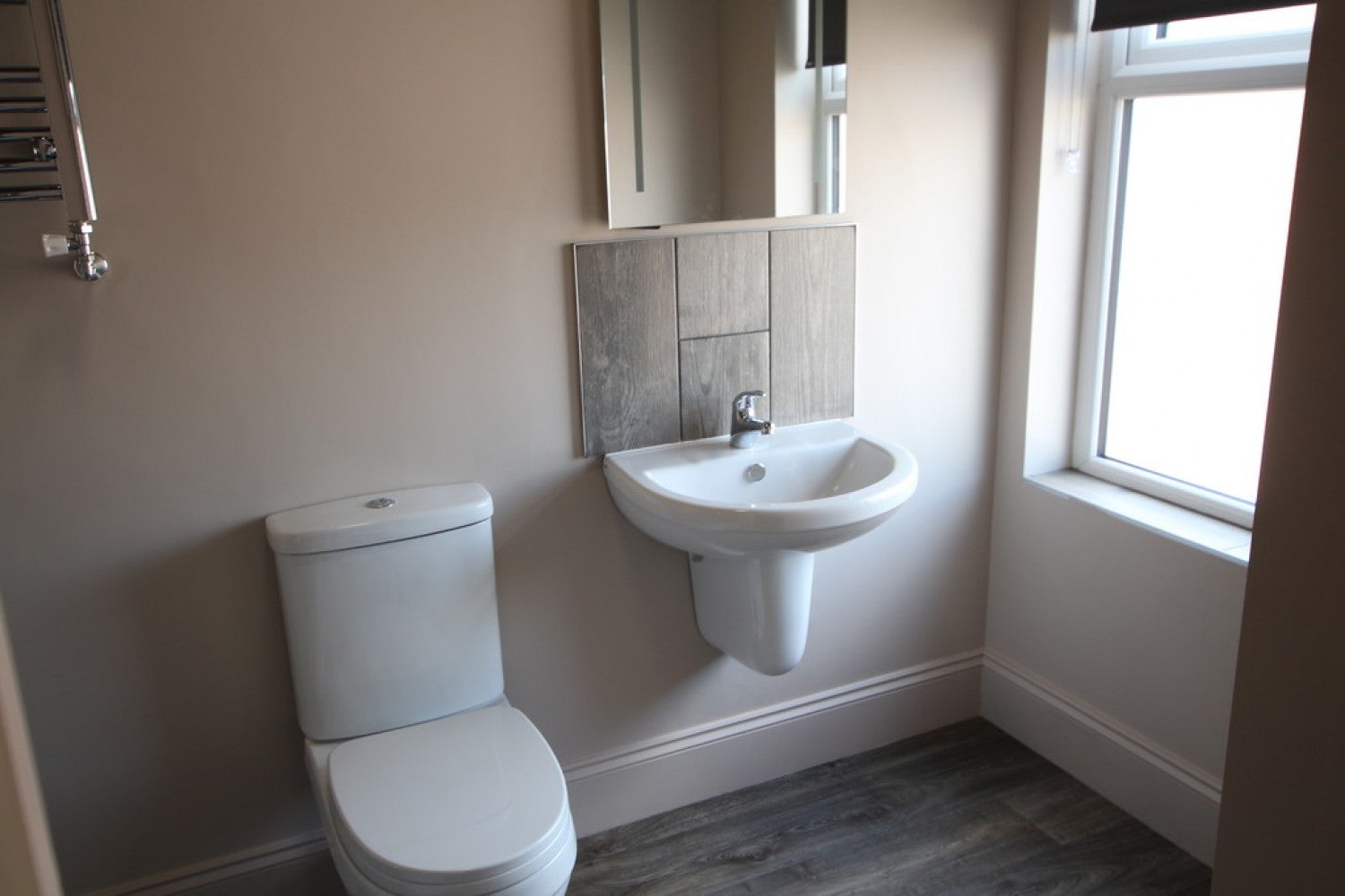 Room Bridge End Road in South Kesteven