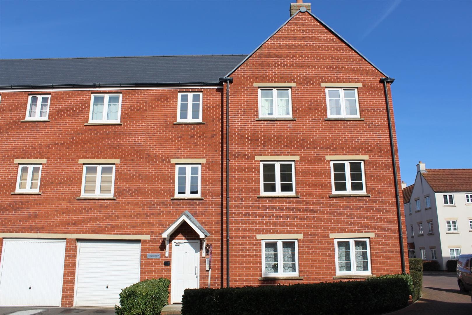 Flat Mulholland Way in Highbridge