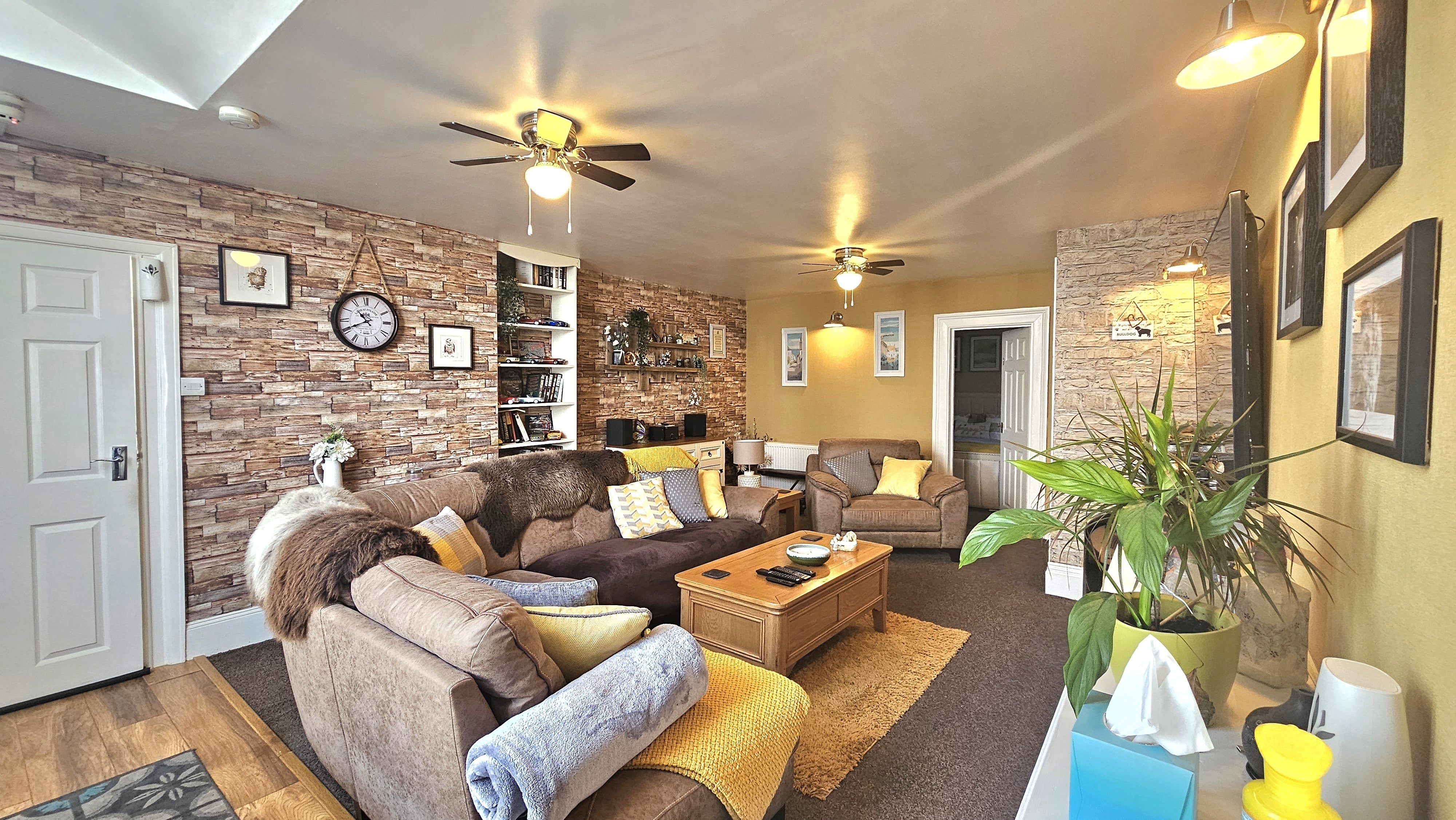 Flat Adelphi Road in Paignton