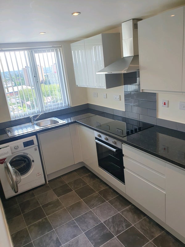 Room Brydon Close in Salford