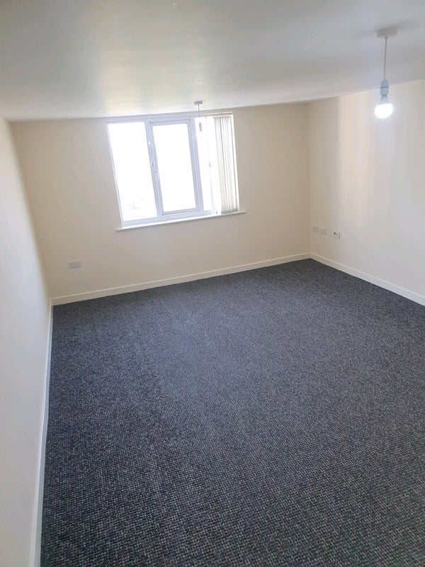 Room Brydon Close in Salford