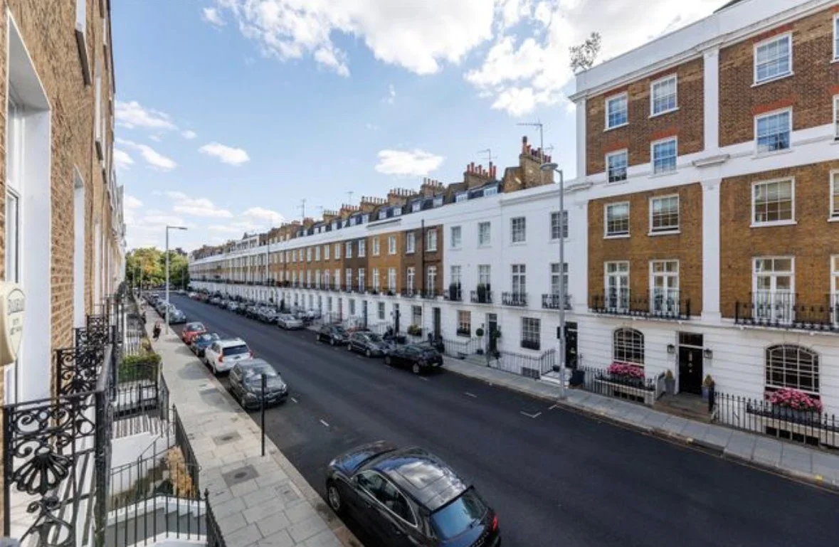 Flat Sydney Street in Greater London