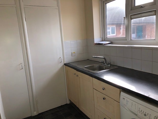 Flat Whipperley Ring in Luton