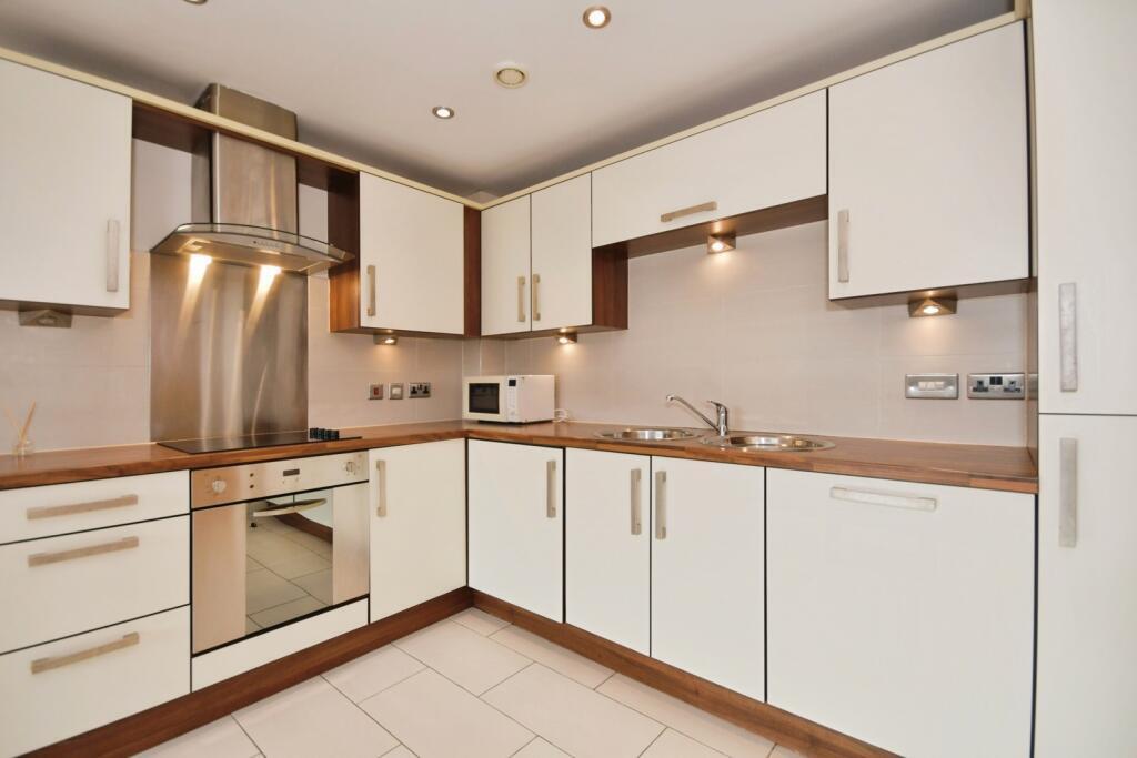 Flat Chatsworth Road in Chesterfield